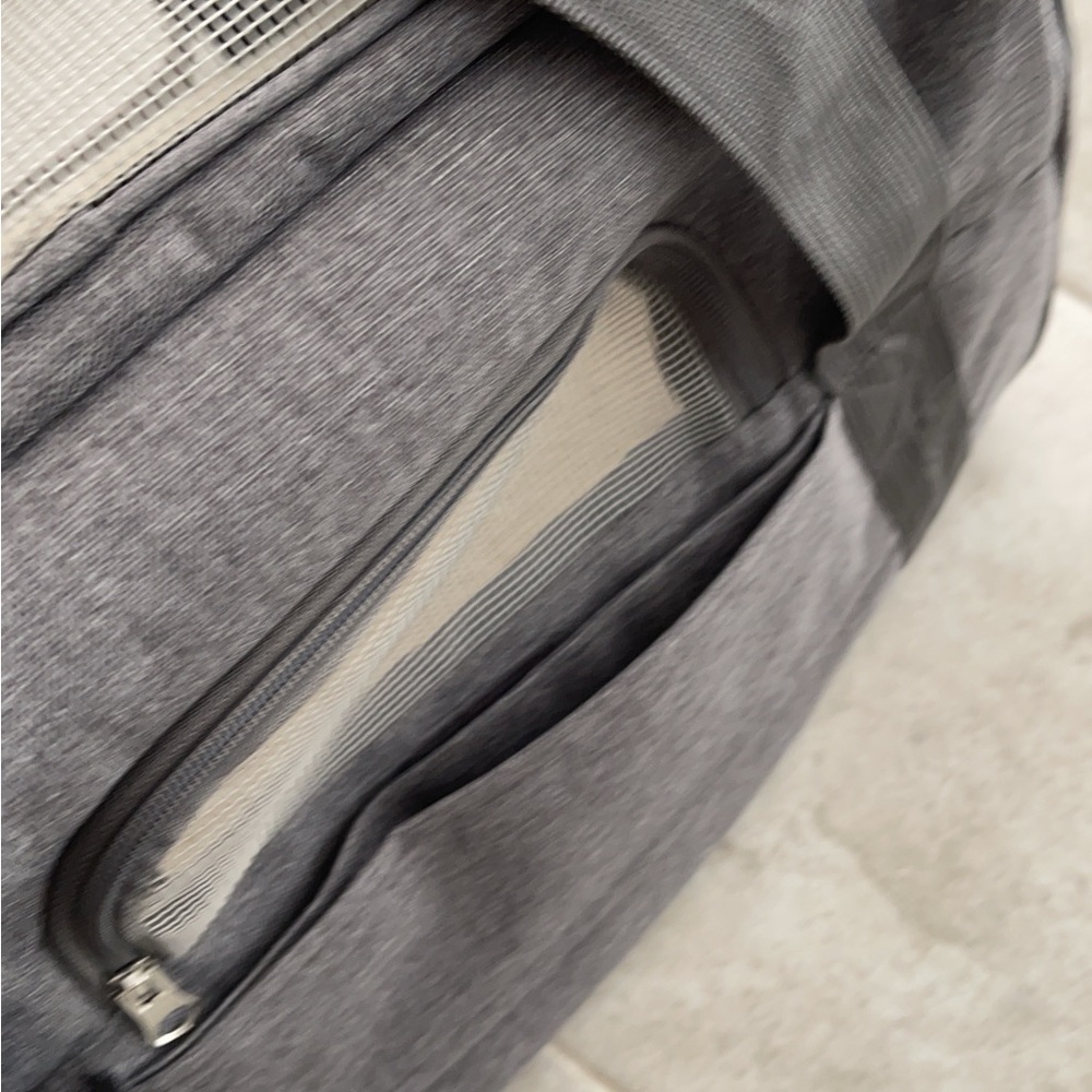 Premium Gray Pet Carrier for Cats - Picture 9 of 10
